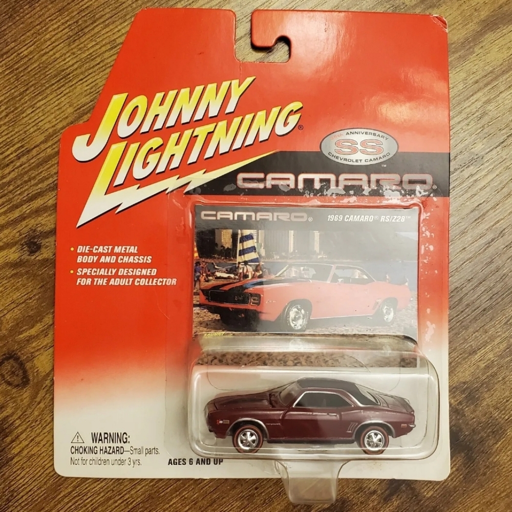 1969 Chevrolet Camaro RS/Z28 35th Anniversary SS Johnny Lightning